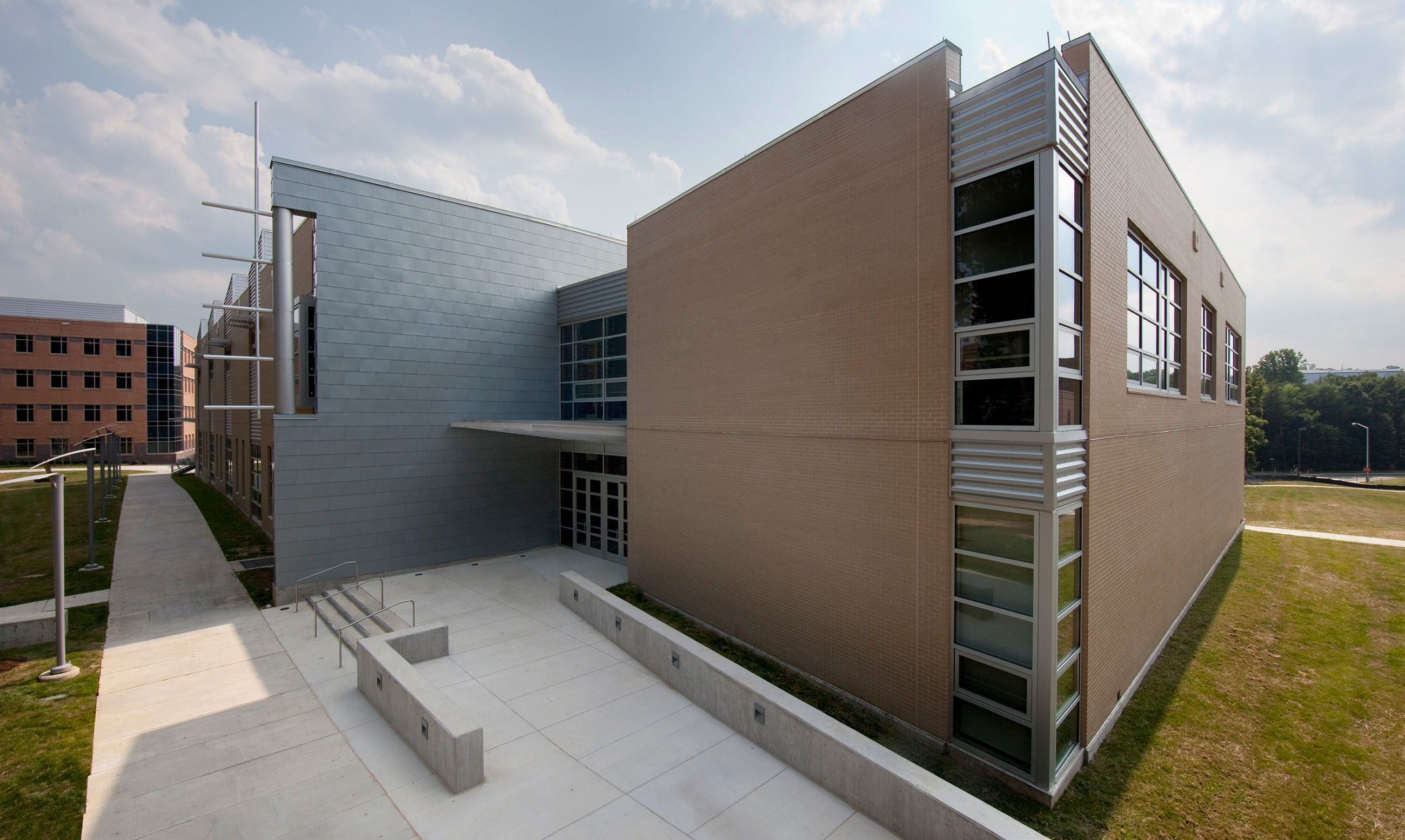 The Art and Design building, designed by Ayers Saint Gross, is an 88,000-square-foot facility.